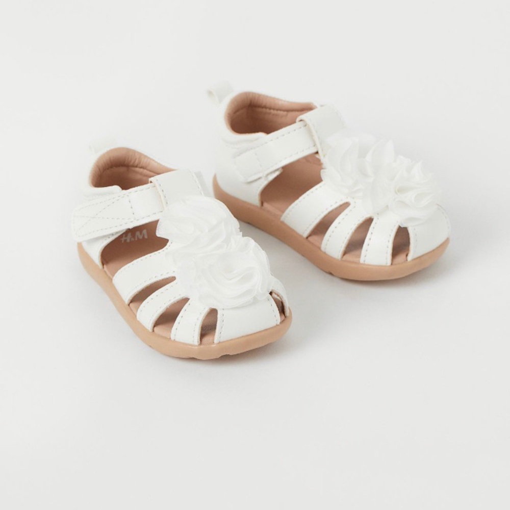 H&M Baby Flower Detail Sandals US size: 4-5